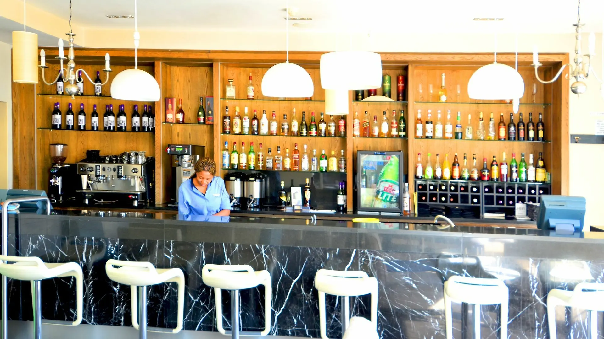 702 Canal Quays Cape Town 0*,