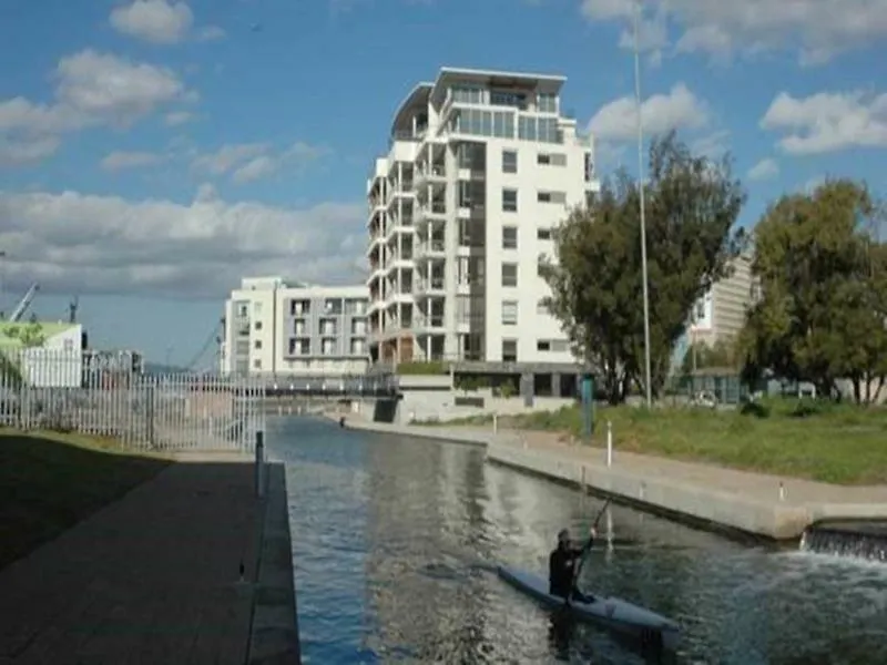 702 Canal Quays Cape Town 0*,